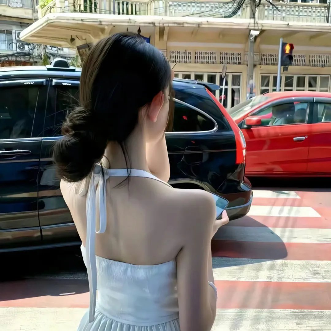 艳女新装